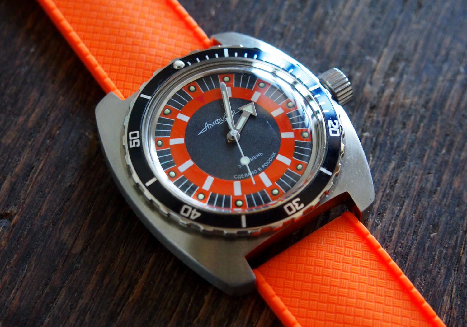 Vostok Amphibia SE150L07 Orange – 2416B